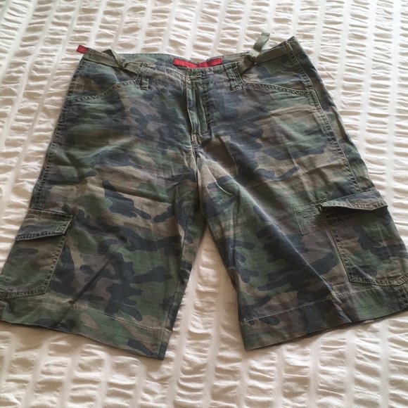 Fire Camo Shorts. Size 5 - Picture 1 of 3